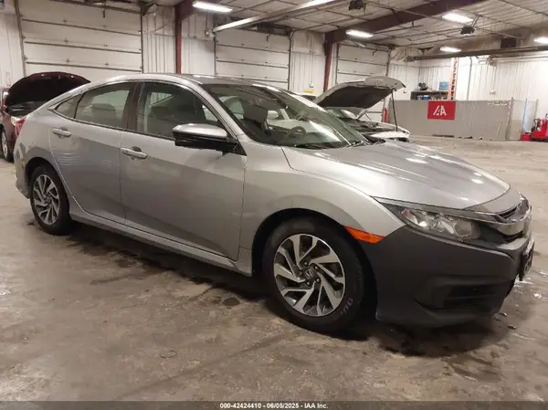 2HGFC2F7XJH604123 2018 HONDA CIVIC - Image 1