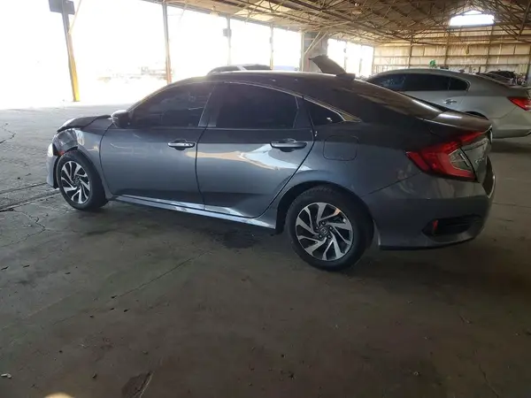 2HGFC2F80JH592735 2018 HONDA CIVIC - Image 2