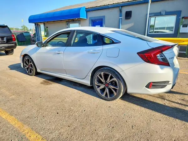 2HGFC2F81KH581261 2019 HONDA CIVIC - Image 2