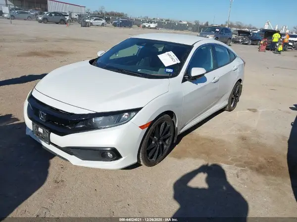 2HGFC2F81KH585763 2019 HONDA CIVIC - Image 2