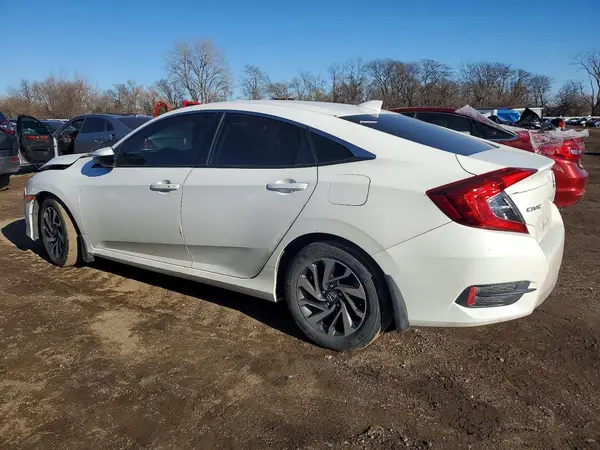 2HGFC2F82JH517633 2018 HONDA CIVIC - Image 2