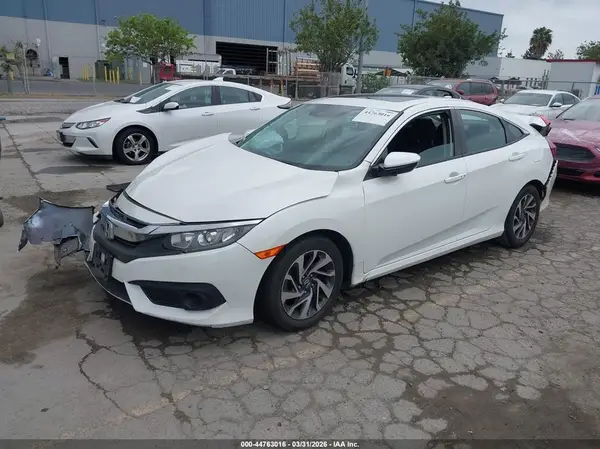 2HGFC2F82JH546338 2018 HONDA CIVIC - Image 2