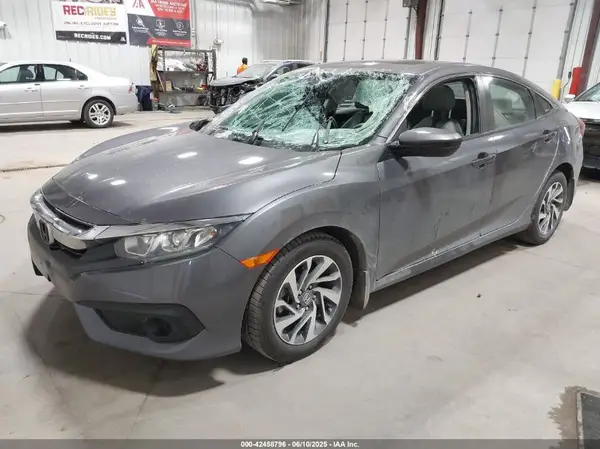2HGFC2F83JH608443 2018 HONDA CIVIC - Image 2