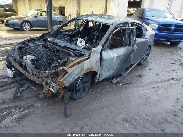 2HGFC2F83KH583545 2019 HONDA CIVIC - Image 2