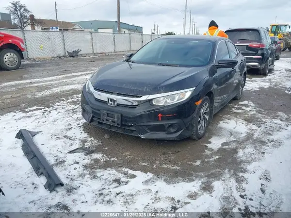 2HGFC2F84JH006330 2018 HONDA CIVIC - Image 2