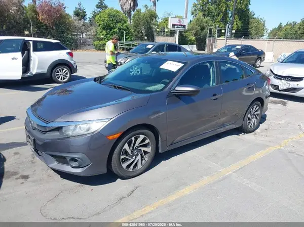 2HGFC2F84JH518511 2018 HONDA CIVIC - Image 2