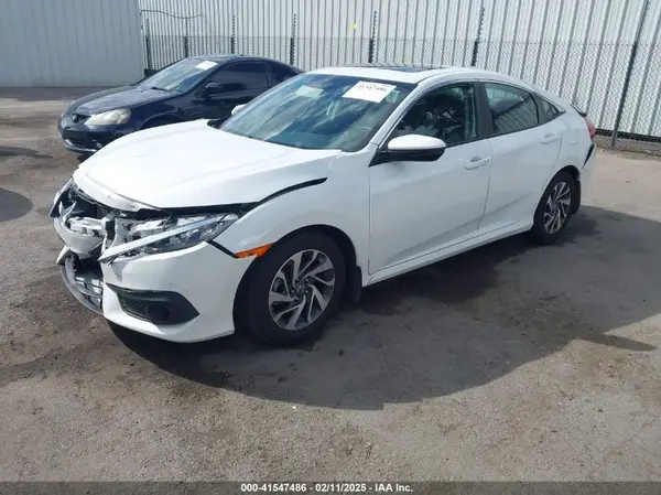 2HGFC2F84JH538113 2018 HONDA CIVIC - Image 2