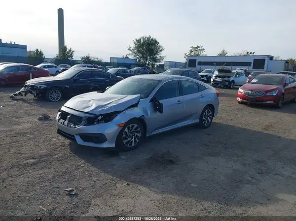 2HGFC2F88HH573327 2017 HONDA CIVIC - Image 2