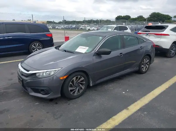2HGFC2F88JH527454 2018 HONDA CIVIC - Image 2