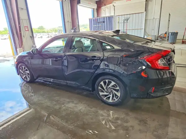2HGFC2F88JH533383 2018 HONDA CIVIC - Image 2