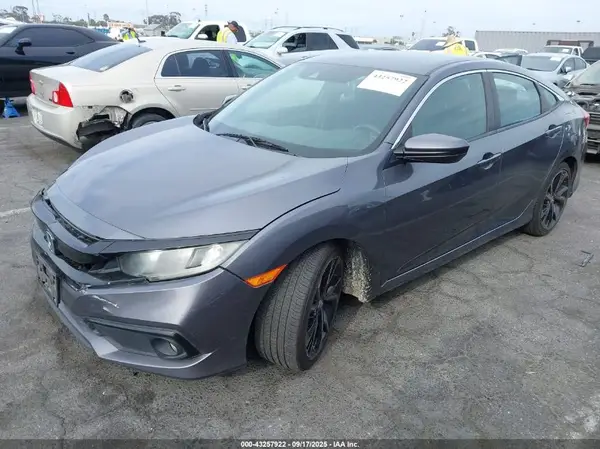 2HGFC2F88KH579295 2019 HONDA CIVIC - Image 2