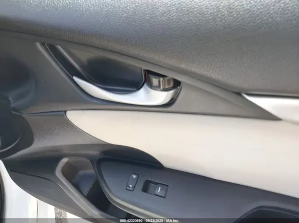 2HGFC2F89JH521002 2018 HONDA CIVIC - Image 8