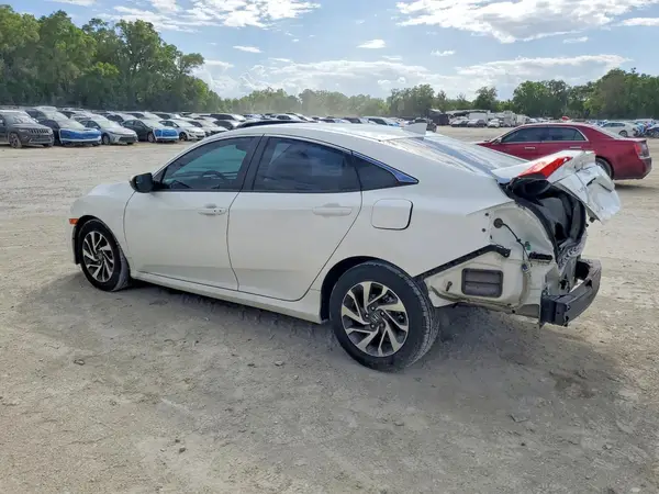 2HGFC2F89JH551858 2018 HONDA CIVIC - Image 2