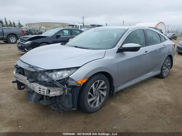 2HGFC2F8XJH020751 2018 HONDA CIVIC - Image 2