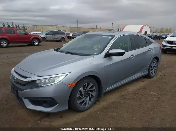 2HGFC2F8XJH021723 2018 HONDA CIVIC - Image 2
