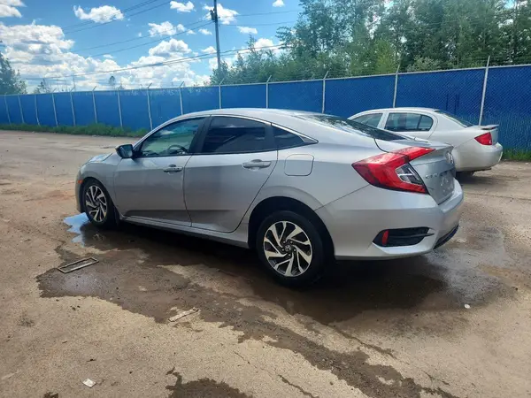 2HGFC2F8XJH039364 2018 HONDA CIVIC - Image 2