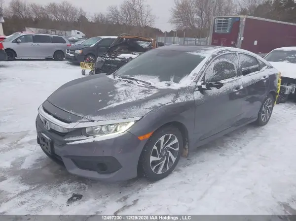 2HGFC2F8XJH042913 2018 HONDA CIVIC - Image 2