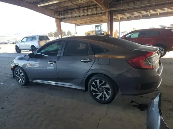 2HGFC2F8XJH514608 2018 HONDA CIVIC - Image 2