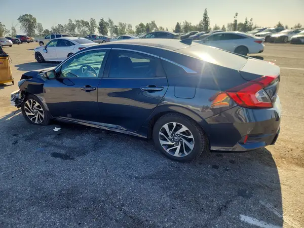 2HGFC2F8XJH515760 2018 HONDA CIVIC - Image 2