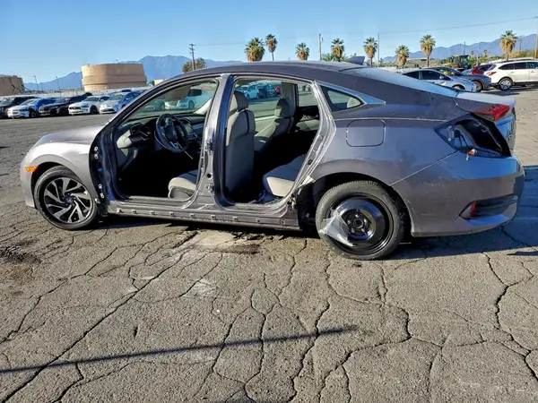 2HGFC2F8XJH581306 2018 HONDA CIVIC - Image 2