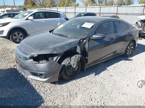 2HGFC2F8XJH596081 2018 HONDA CIVIC - Image 2