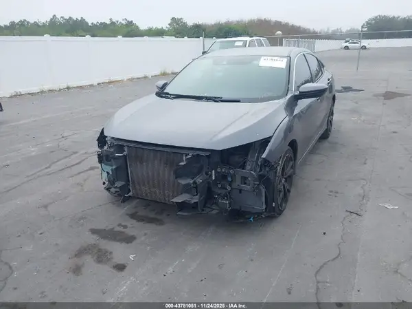 2HGFC2F8XKH579766 2019 HONDA CIVIC - Image 2