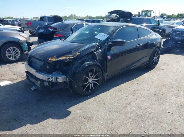 2HGFC3A5XJH752929 2018 HONDA CIVIC - Image 2