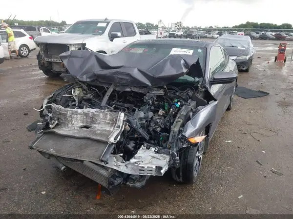 2HGFC3B32JH356426 2018 HONDA CIVIC - Image 2