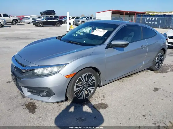 2HGFC3B38JH352266 2018 HONDA CIVIC - Image 2