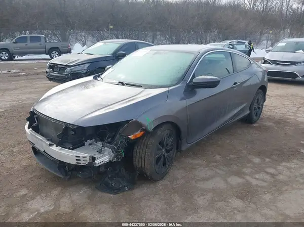 2HGFC3B7XJH357066 2018 HONDA CIVIC - Image 2
