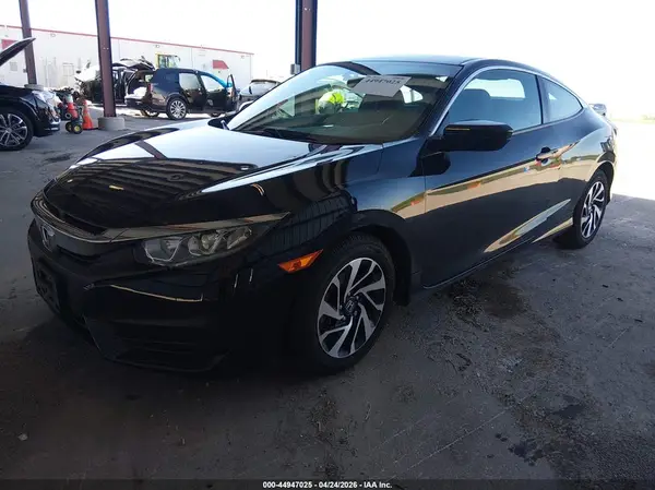 2HGFC4B02JH303916 2018 HONDA CIVIC - Image 2