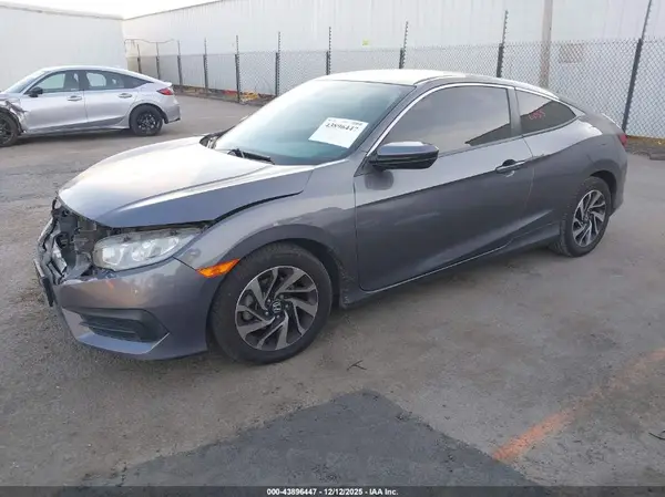 2HGFC4B0XHH302815 2017 HONDA CIVIC - Image 2