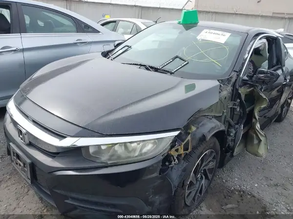 2HGFC4B0XJH305607 2018 HONDA CIVIC - Image 2
