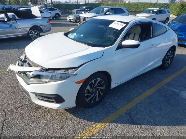 2HGFC4B52JH305905 2018 HONDA CIVIC - Image 2