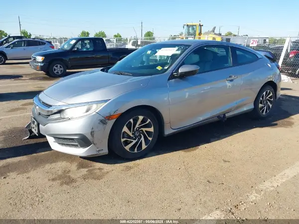 2HGFC4B56JH305762 2018 HONDA CIVIC - Image 2