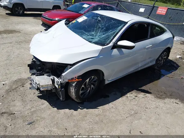 2HGFC4B62KH305476 2019 HONDA CIVIC - Image 2