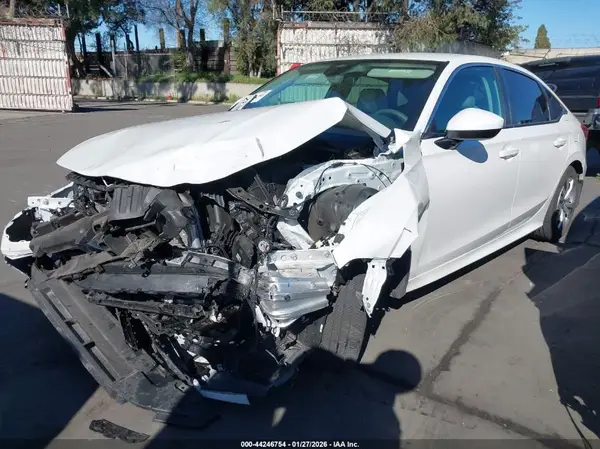 2HGFE2F26RH586715 2024 HONDA CIVIC - Image 2