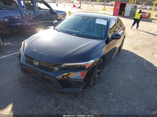 2HGFE2F50RH562033 2024 HONDA CIVIC - Image 2