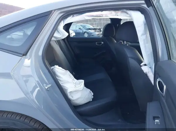 2HGFE2F50RH588339 2024 HONDA CIVIC - Image 8