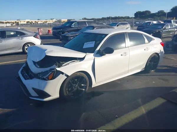 2HGFE2F52RH582610 2024 HONDA CIVIC - Image 2
