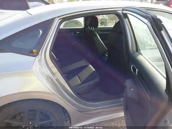 2HGFE2F53NH570587 2022 HONDA CIVIC - Image 8