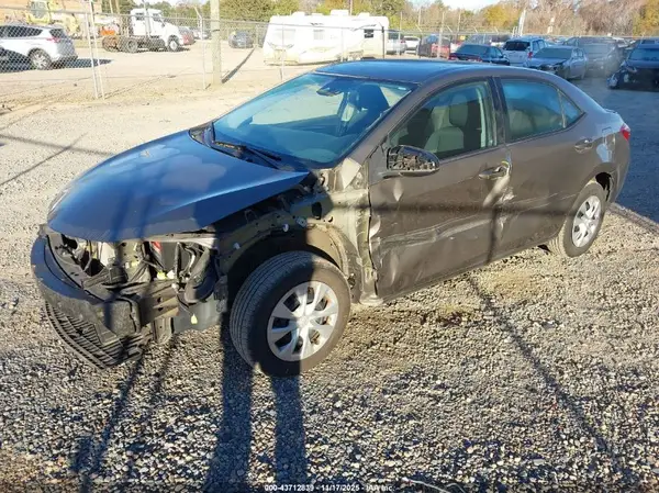 2T1BPRHE1HC882130 2017 TOYOTA COROLLA - Image 2