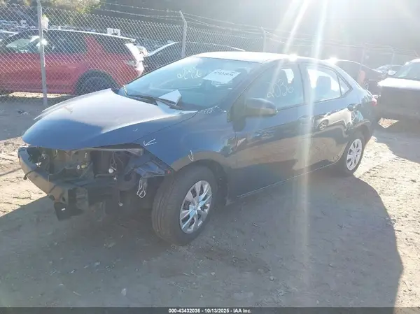 2T1BPRHE1JC025974 2018 TOYOTA COROLLA - Image 2