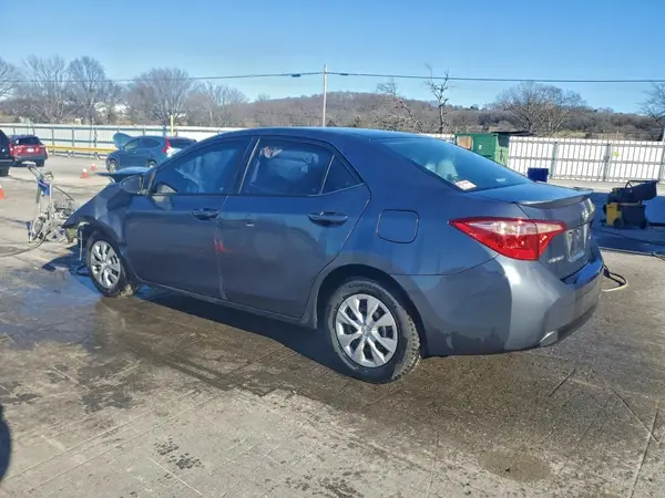 2T1BPRHE2HC845233 2017 TOYOTA COROLLA - Image 2
