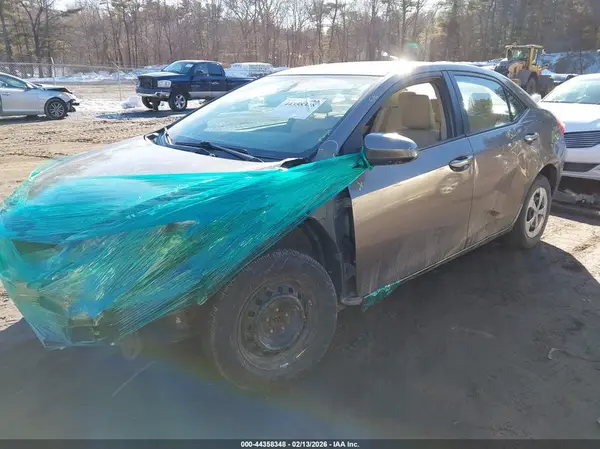 2T1BPRHE3HC821295 2017 TOYOTA COROLLA - Image 2