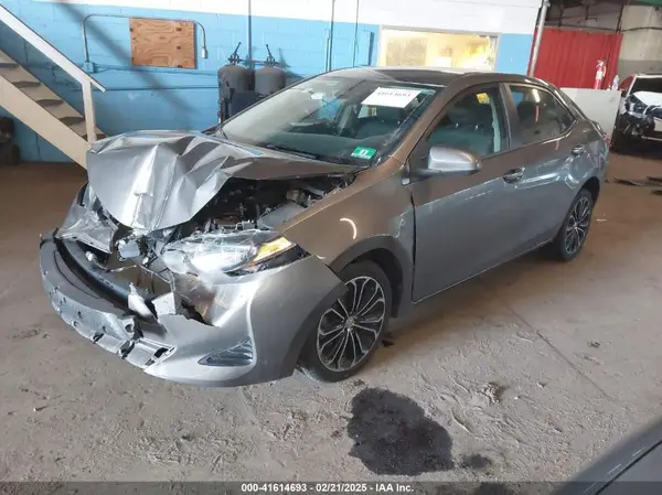 2T1BPRHE3JC095797 2018 TOYOTA COROLLA - Image 2