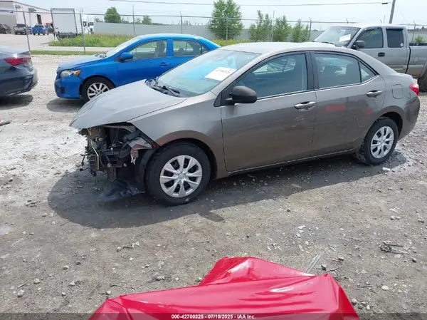 2T1BPRHE4HC919946 2017 TOYOTA COROLLA - Image 2