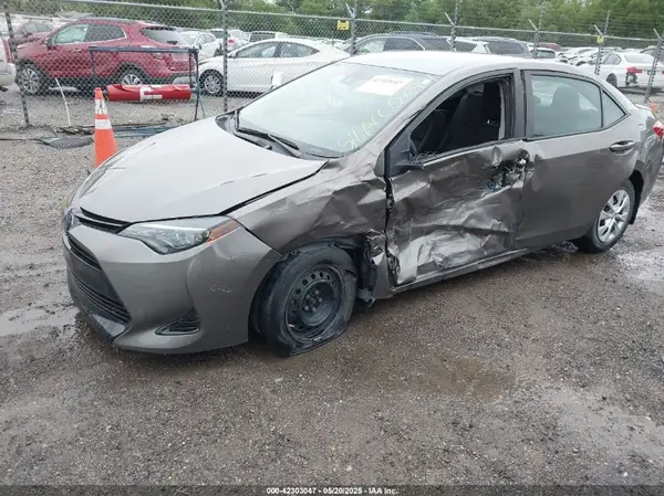 2T1BPRHE4JC078474 2018 TOYOTA COROLLA - Image 2