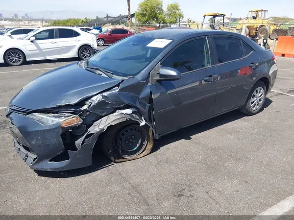 2T1BPRHE9HC823908 2017 TOYOTA COROLLA - Image 2