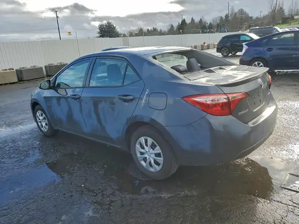 2T1BPRHE9JC009487 2018 TOYOTA COROLLA - Image 2